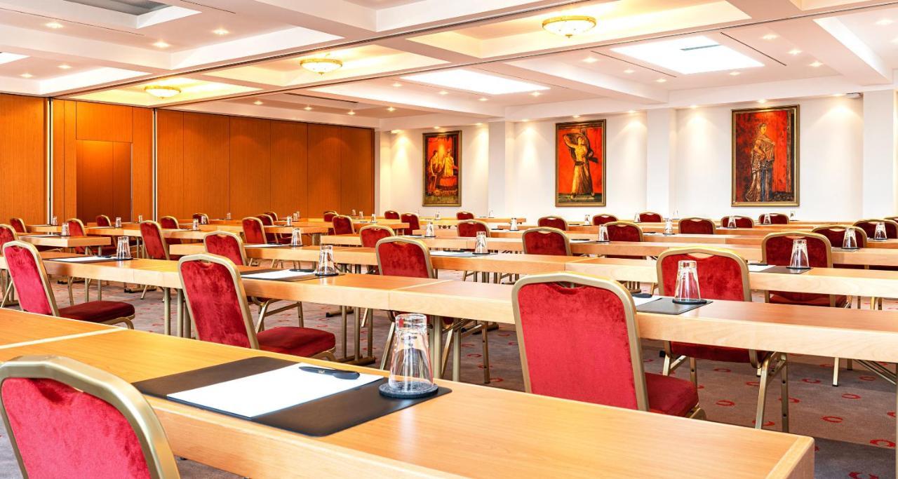 Victor'S Residenz-Hotel Schloss Berg Nennig Eksteriør bilde Meeting room