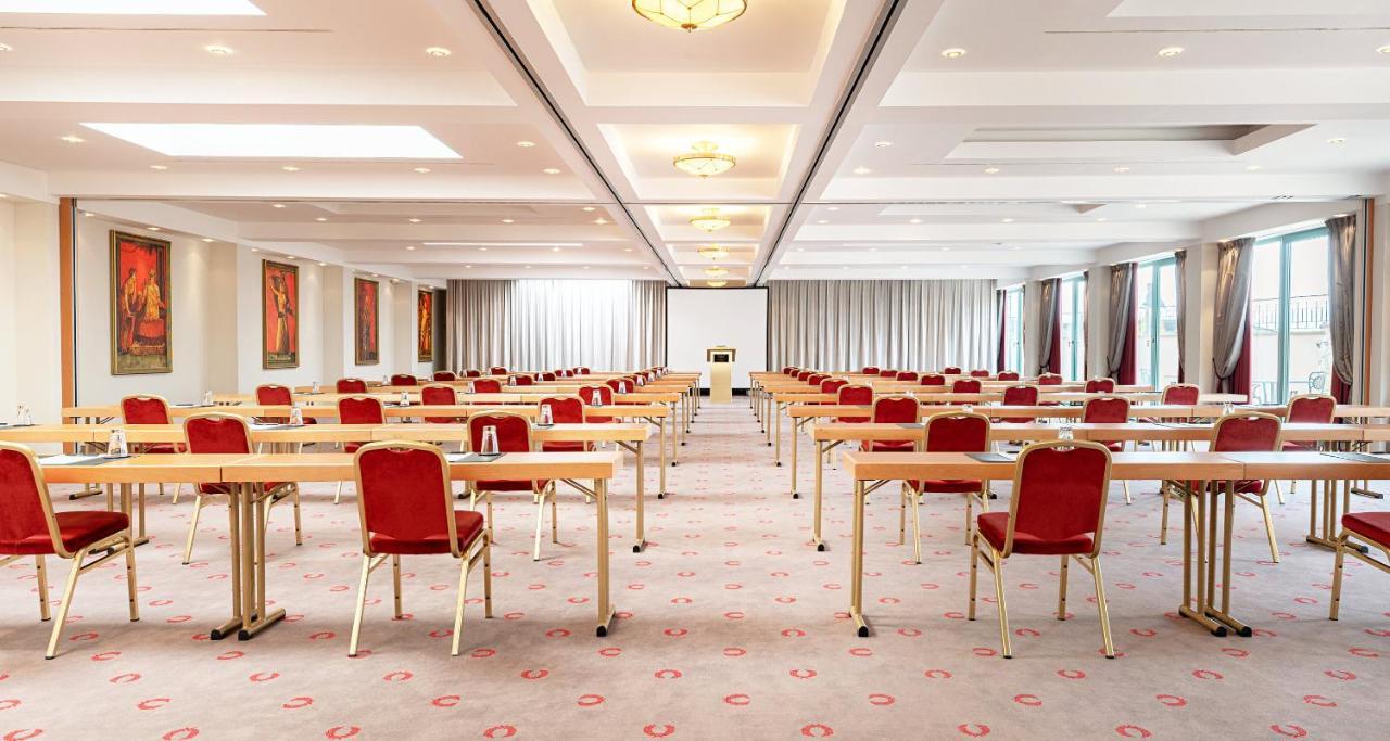 Victor'S Residenz-Hotel Schloss Berg Nennig Eksteriør bilde Meeting room