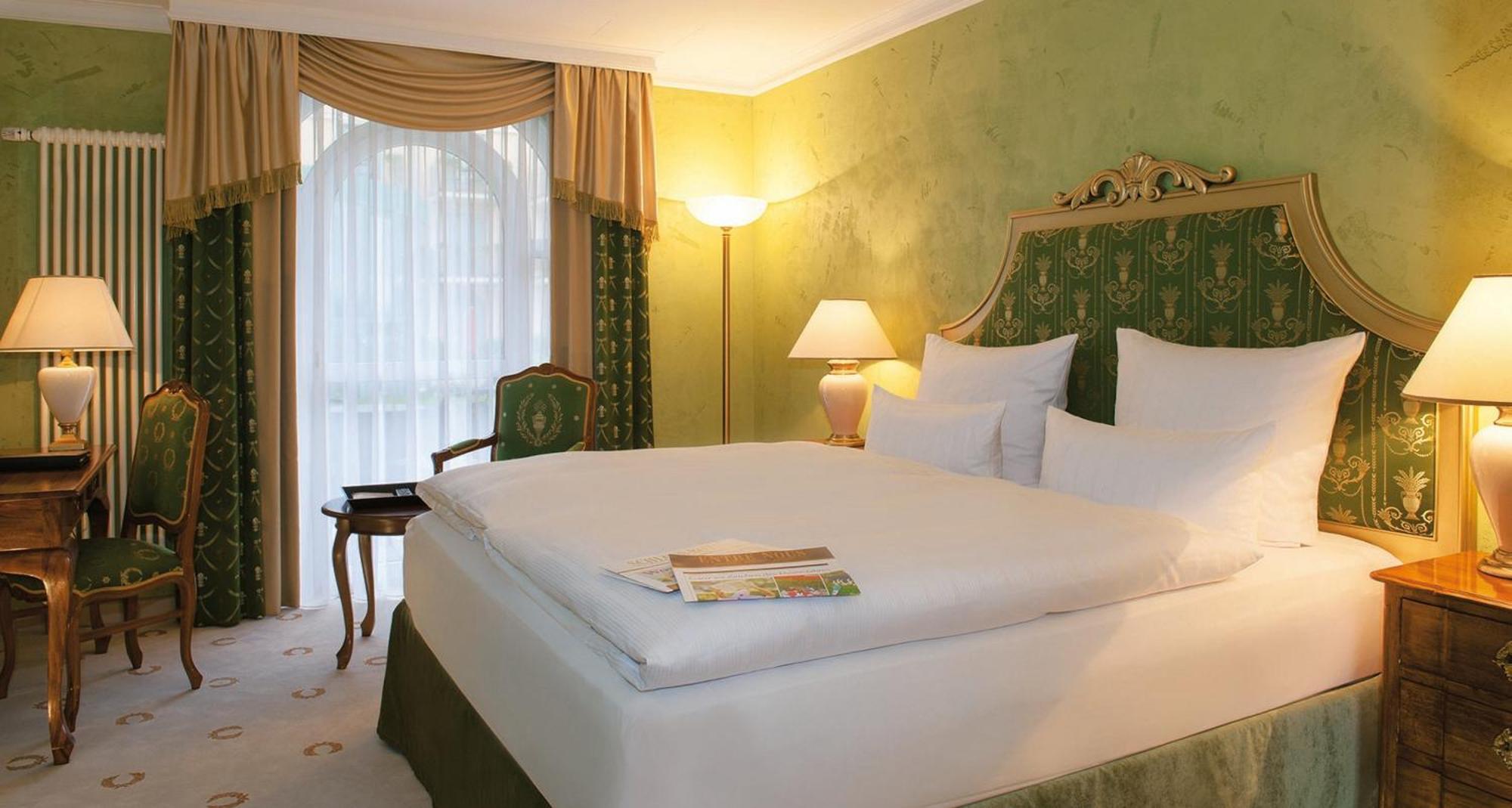 Victor'S Residenz-Hotel Schloss Berg Nennig Rom bilde A room at the hotel